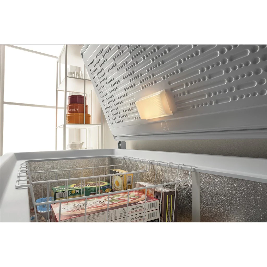 Hotpoint CS2A300HFA1 315L Freestanding Chest Freezer - White - Image 3